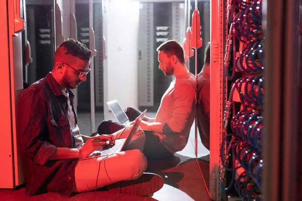 Comment configurer un serveur de jeu dédié pour une expérience fluide ?